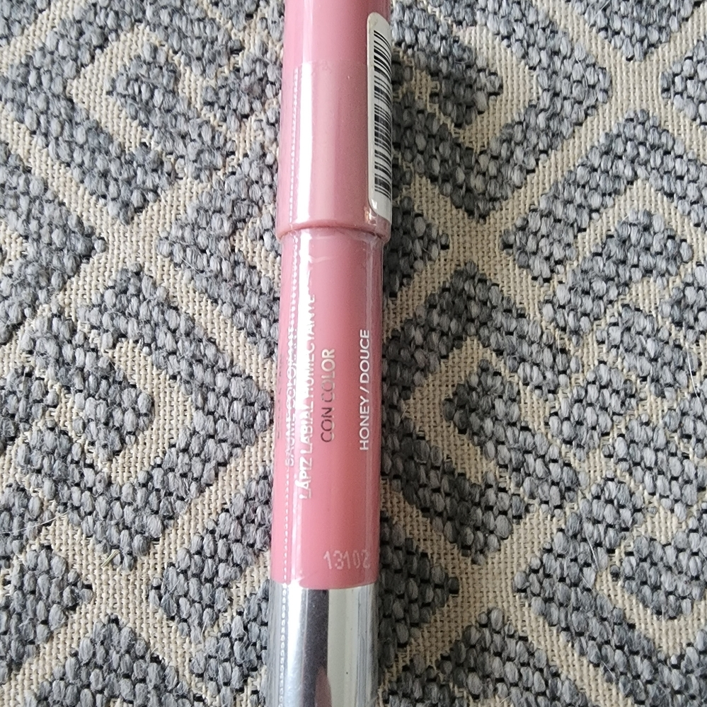 NWT REVLON LIP BALM/ STAIN